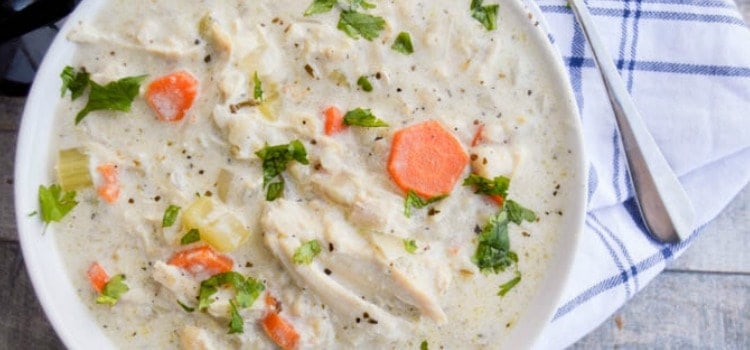 Soupe crémeuse au poulet et au riz à la mijoteuse