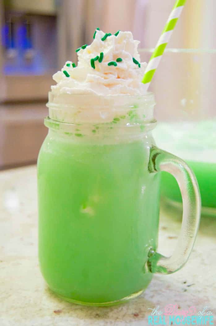 St. Patricks Day Punch in mason jar