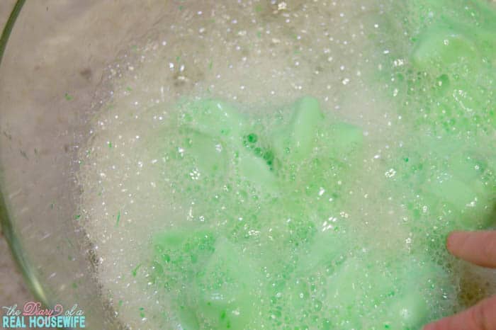 adding ginger ale to the sherbet
