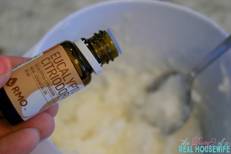 Easy to make DIY Bug Repellent Lotion