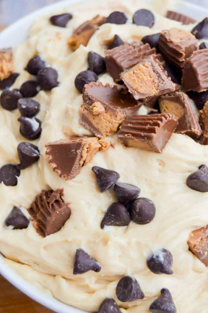 Chocolate Chip Peanut Butter Cup Cheesecake Dip