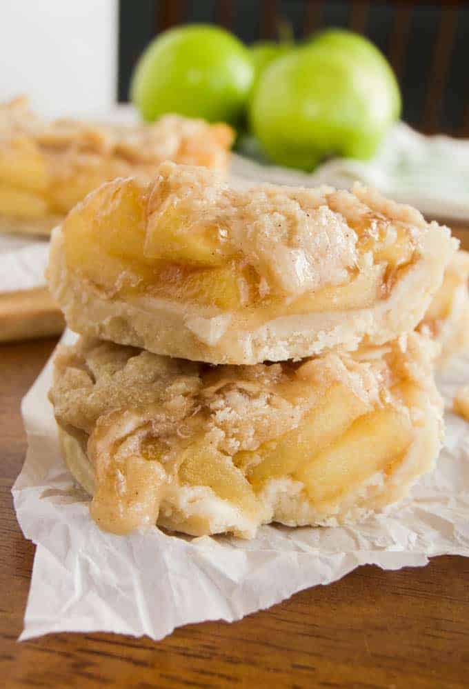 Dutch Apple Pie Bars • The Diary of a Real Housewife