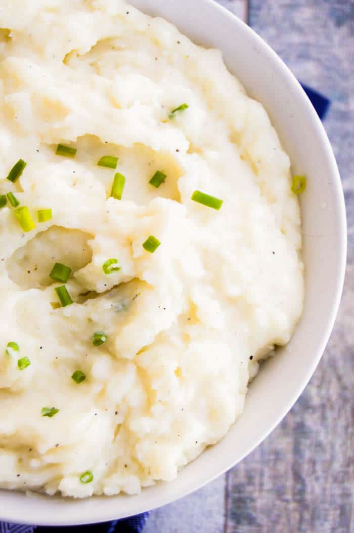 Slow Cooker Sour Cream and Chive Mashed Potatoes