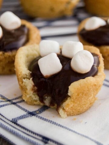 Hot Chocolate Cookie Cups