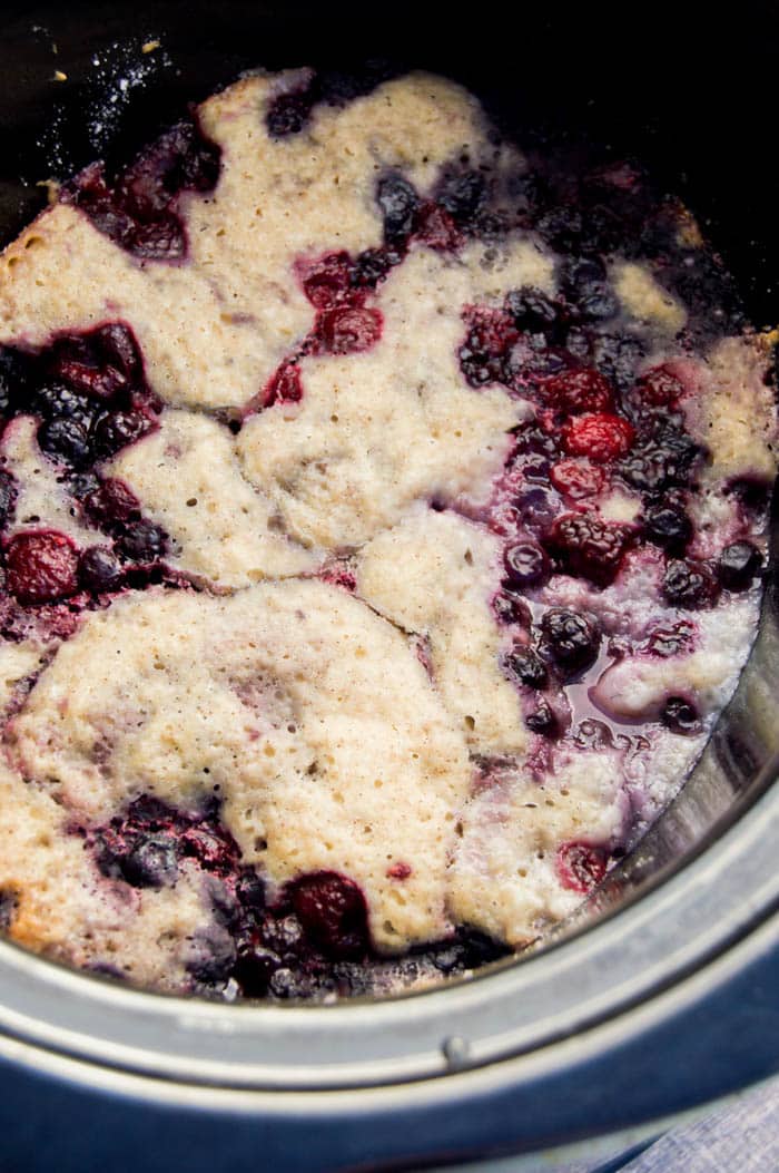 Slow Cooker Berry Cobbler