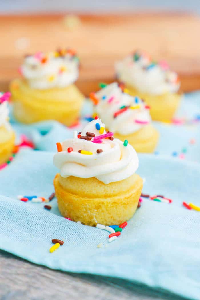 Mini Vanilla Cupcakes