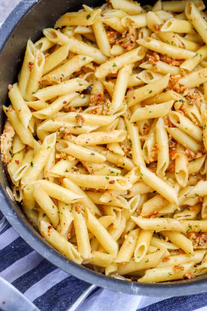 Penne au parmesan et aux 5 ingrédients