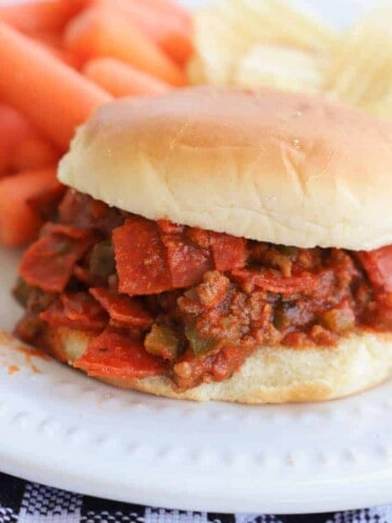 Slow Cooker Pizza Sloppy Joes