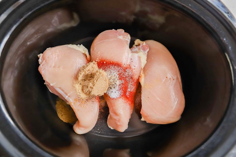 chicken in the slow cooker with seasonings