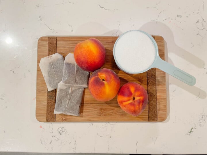 ingredients for peach iced tea.