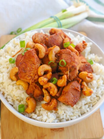 Slow Cooker Cashew Chicken in a bowl