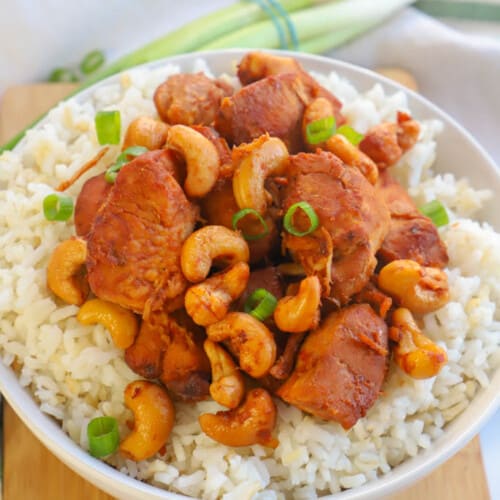 Slow Cooker Cashew Chicken in a bowl