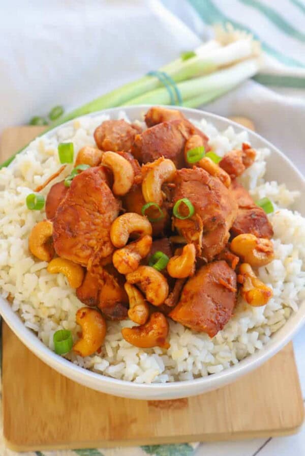 Slow Cooker Cashew Chicken in a bowl