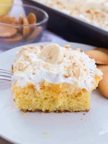 Banana Pudding Poke Cake