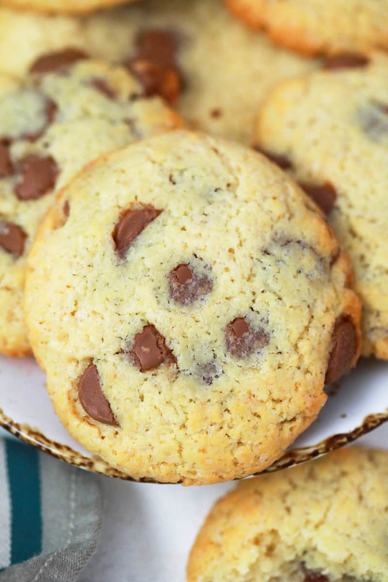 closeup of cake mix cookies