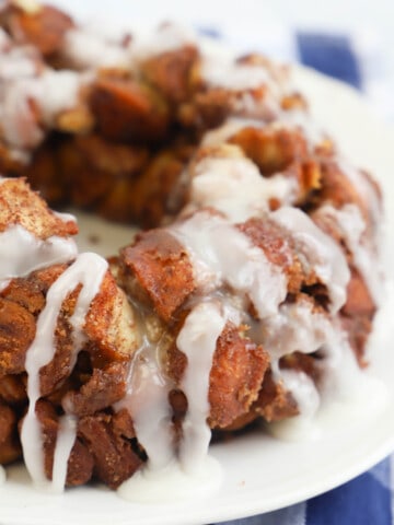 Cinnamon Roll Monkey Bread