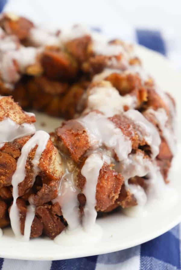Cinnamon Roll Monkey Bread