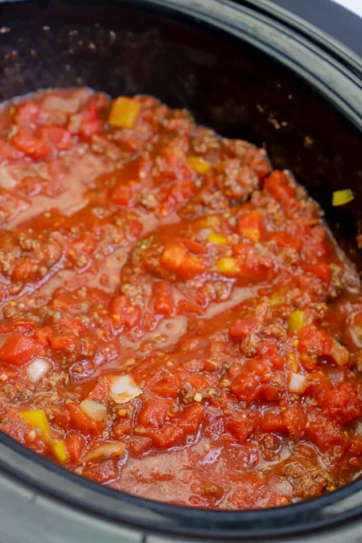 cooking the spaghetti sauce in the slow cooker