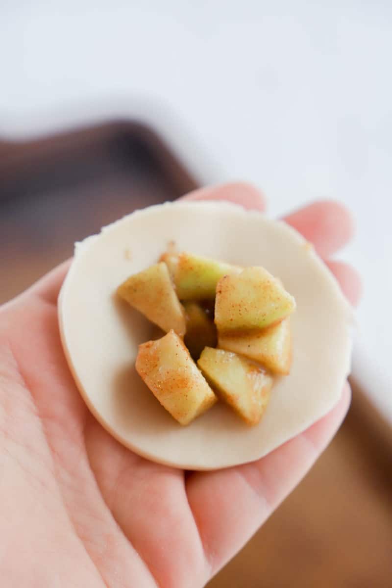 filling the pie crust cookies