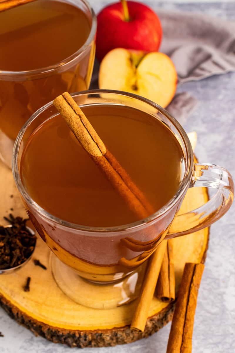 Slow Cooker Apple Cider in glass mugs