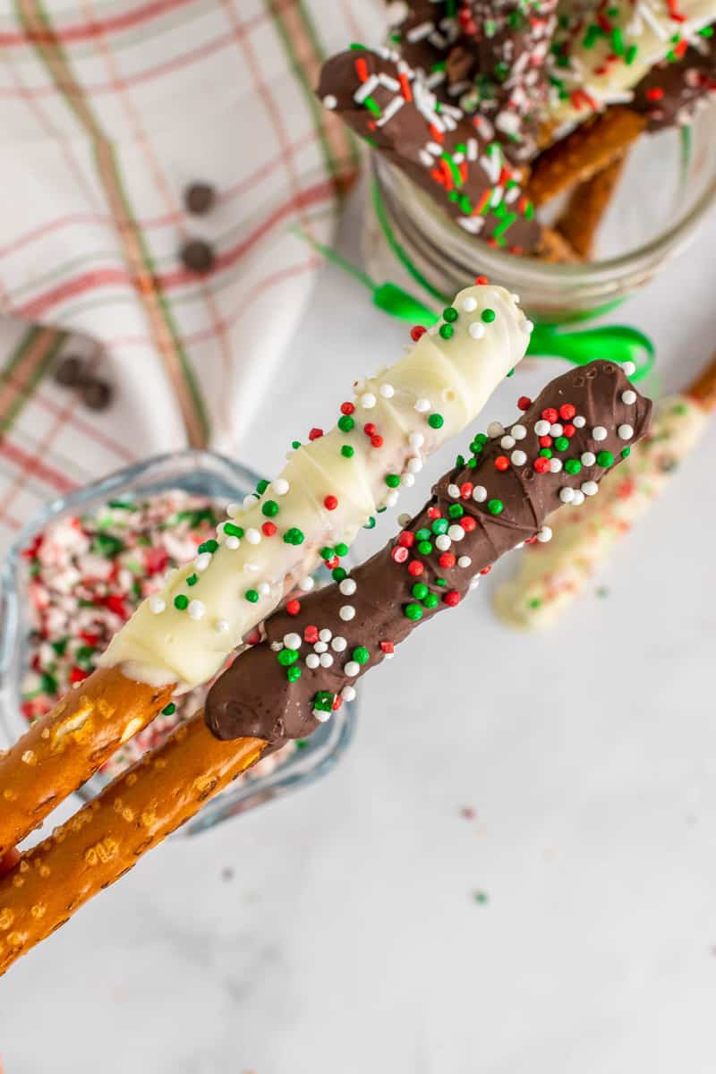 white chocolate and dark chocolate pretzel rods closeup.