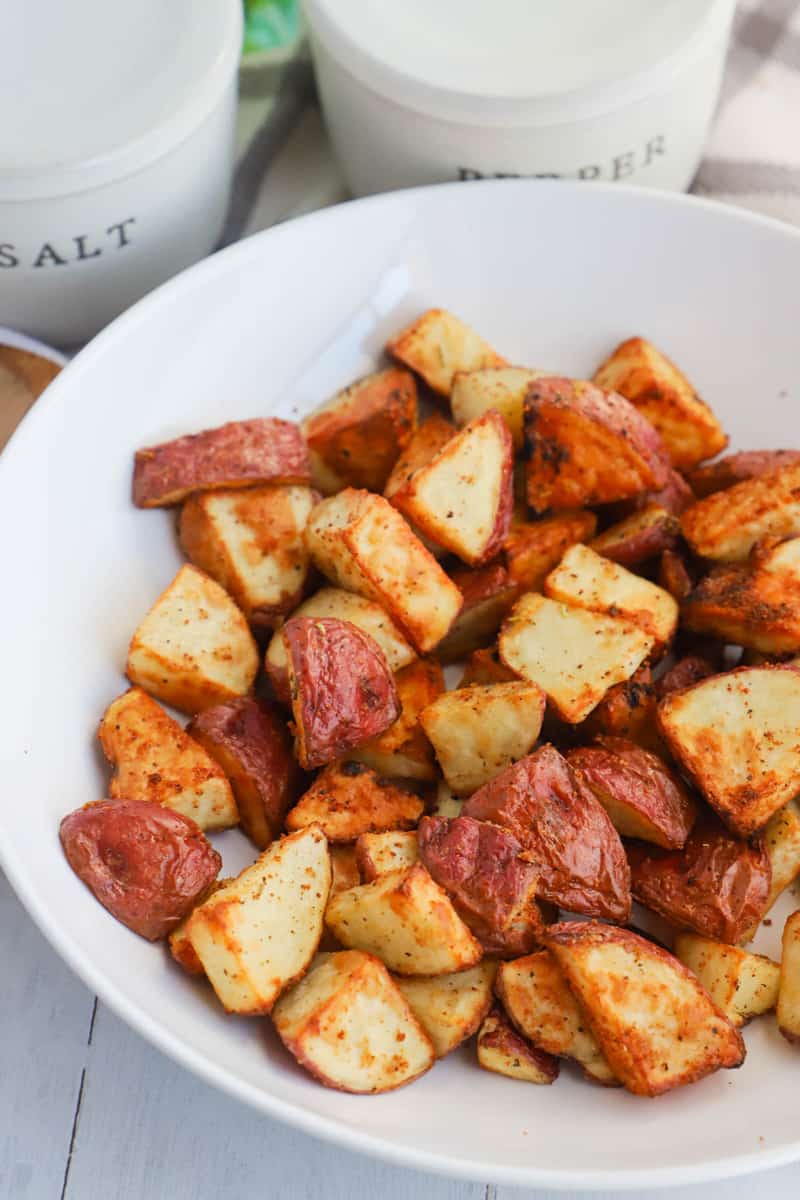 air fryer red potatoes in white serving bowl