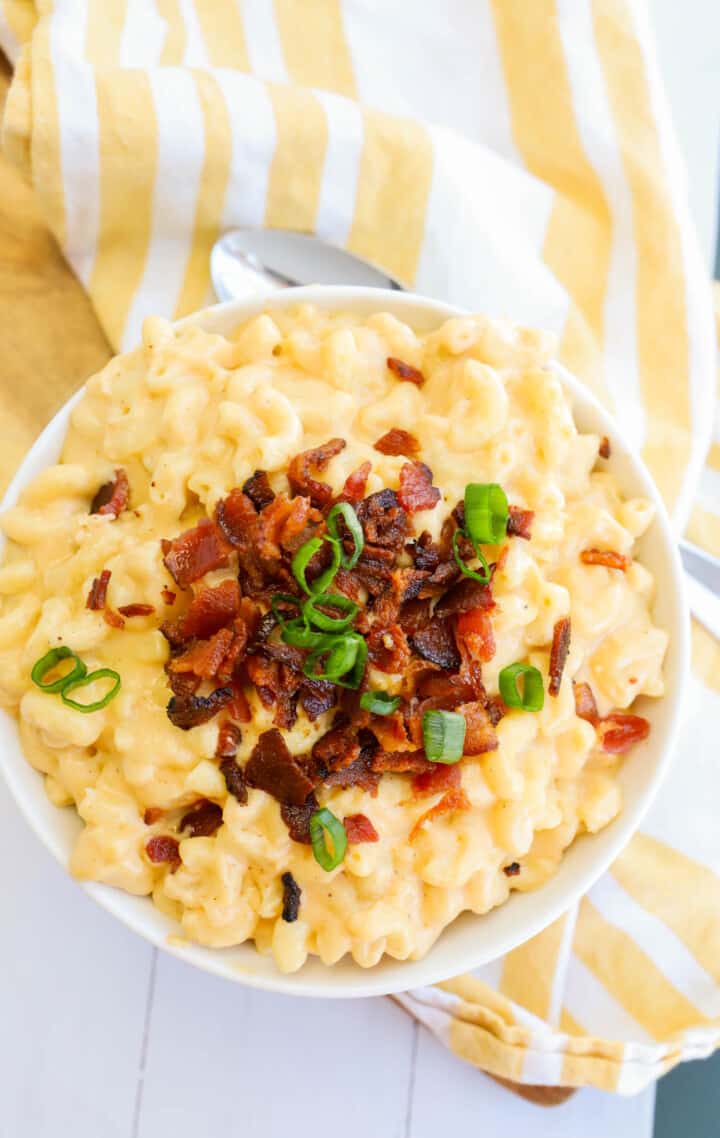 top down view of bacon mac and cheese