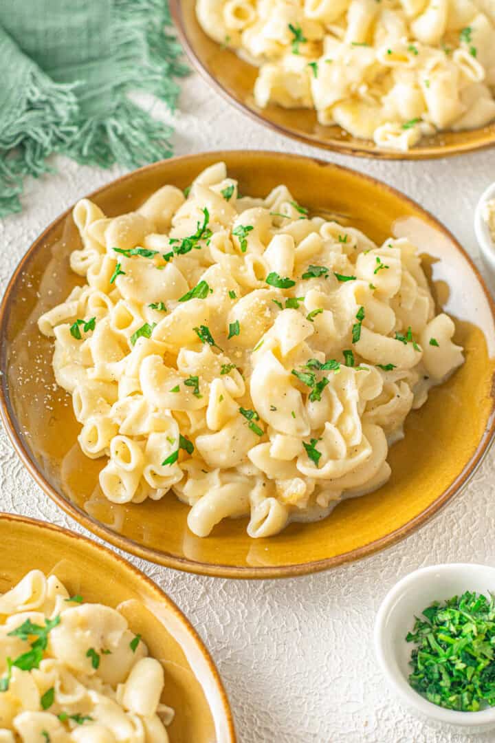 top down view of instant pot mac and cheese in bowl.