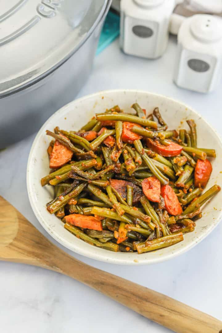 closeup of Southern Green Beans in white bowl.