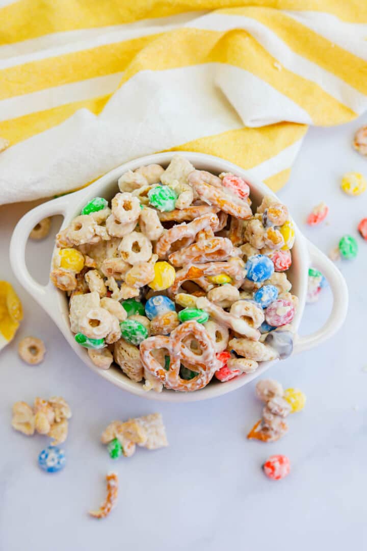 closeup view of white trash in white bowl.