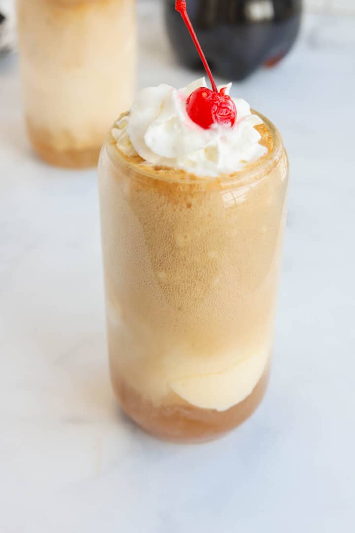 closeup of Coke Float in glass.