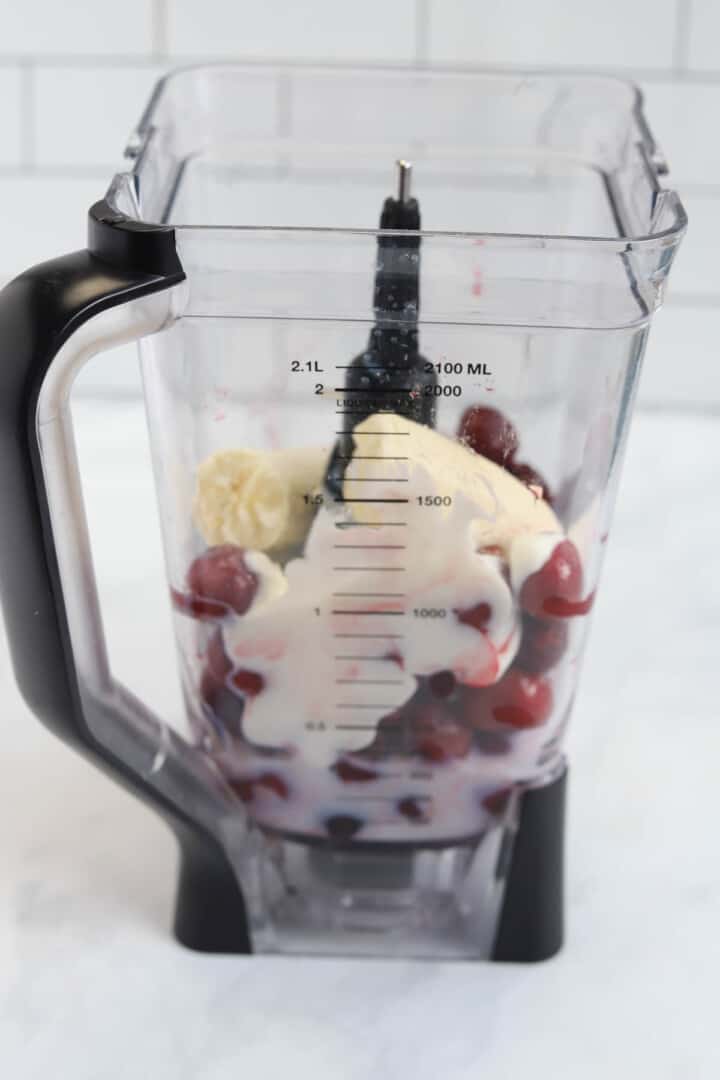 all ingredients for the smoothie in the blender.