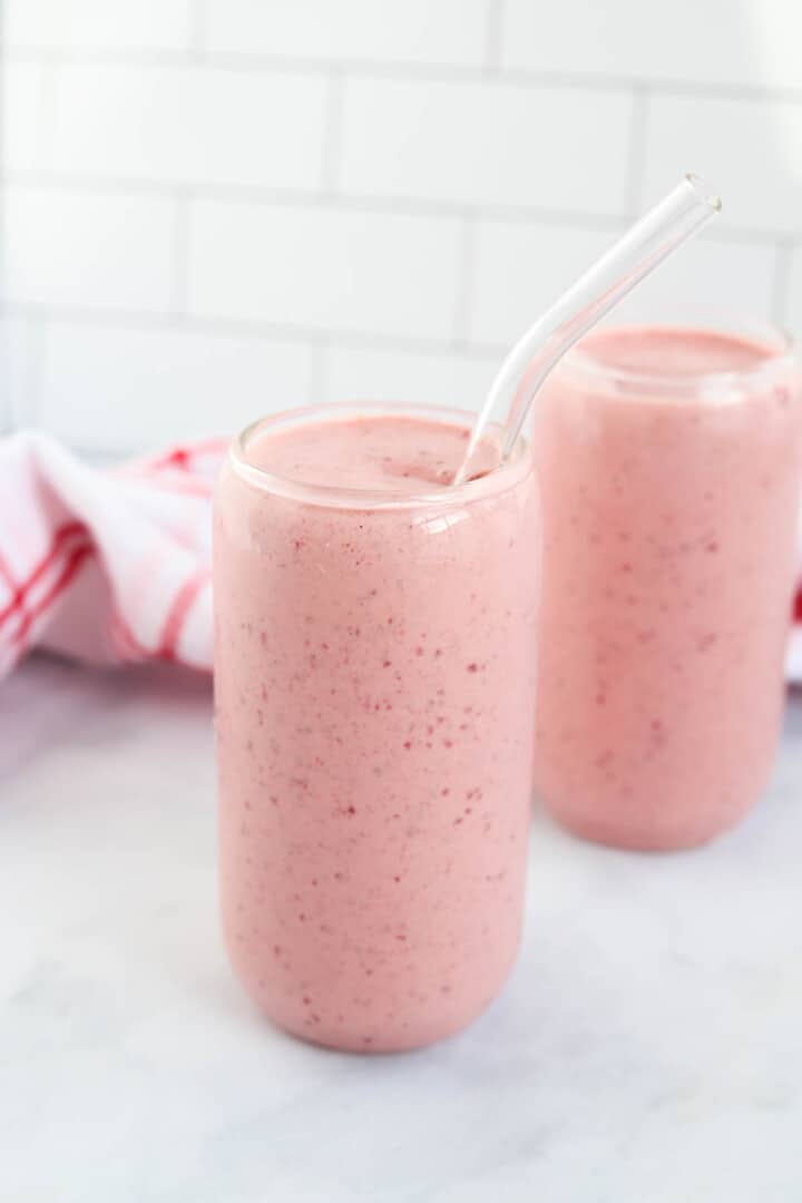 two glasses of the Cherry Smoothie.