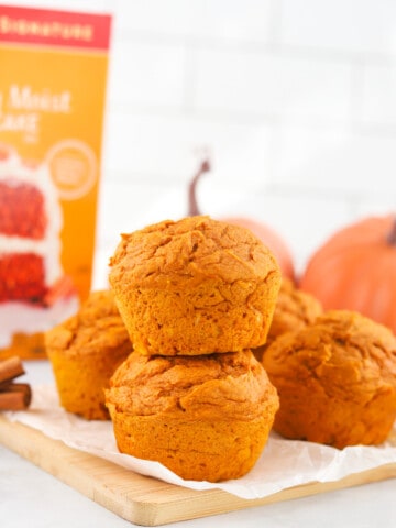 2 Ingredient Pumpkin Spice Muffins