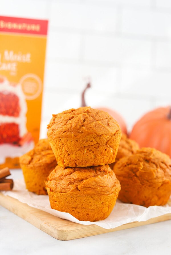 2 Ingredient Pumpkin Spice Muffins