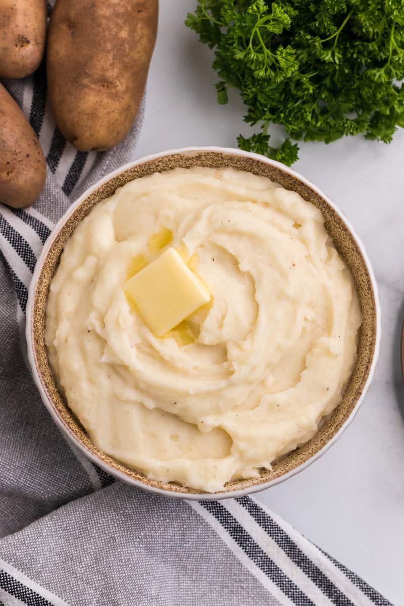 Buttermilk Mashed Potatoes • The Diary of a Real Housewife