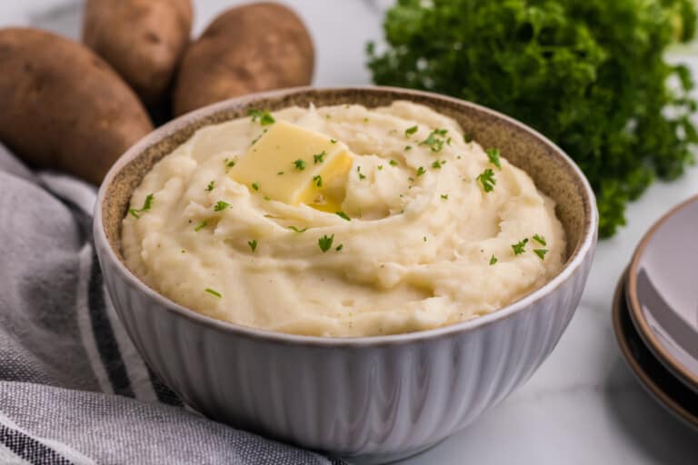 Buttermilk Mashed Potatoes • The Diary of a Real Housewife