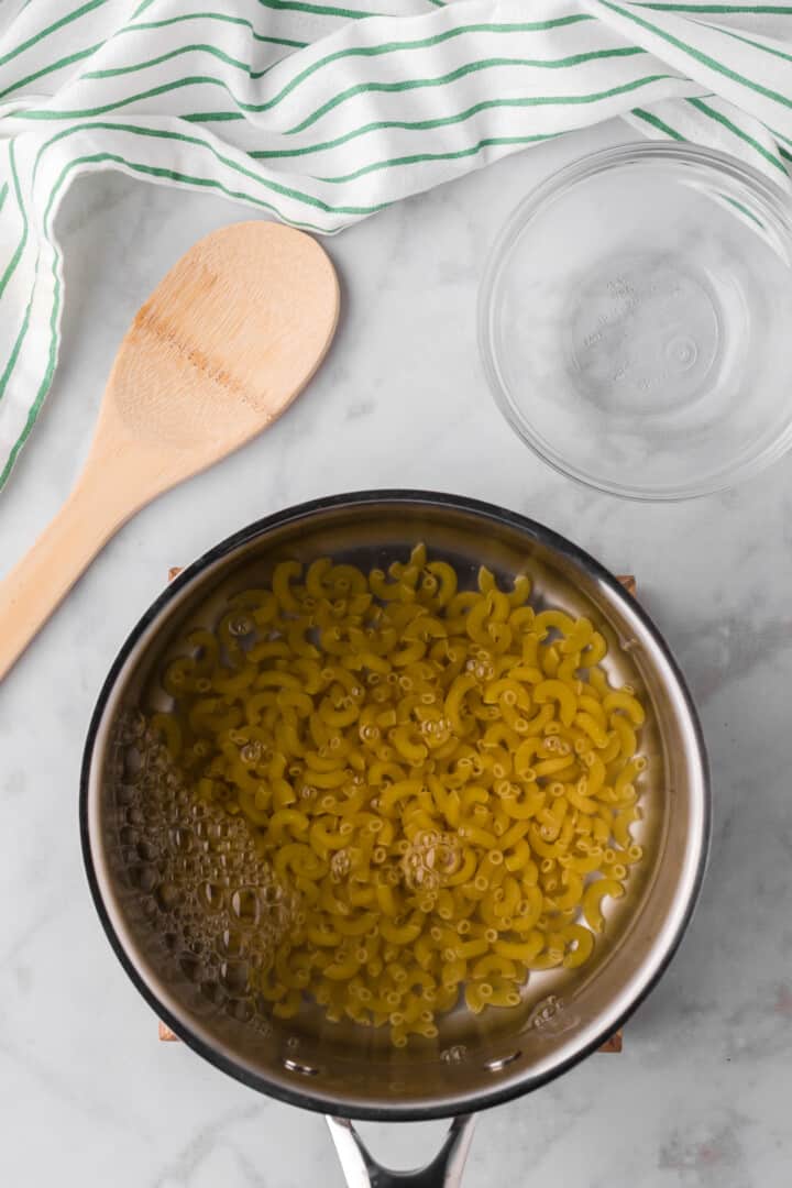 noodles in pot to be boiled.