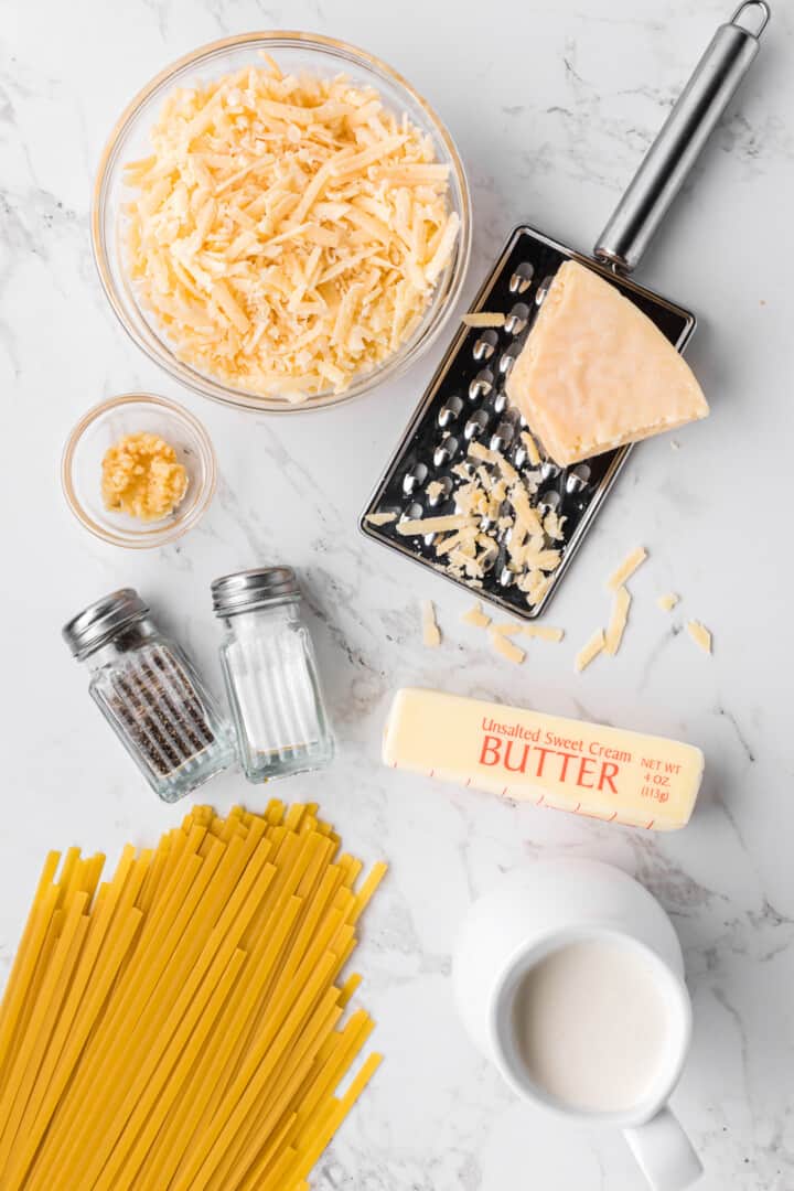 ingredients for homemade alfredo sauce.