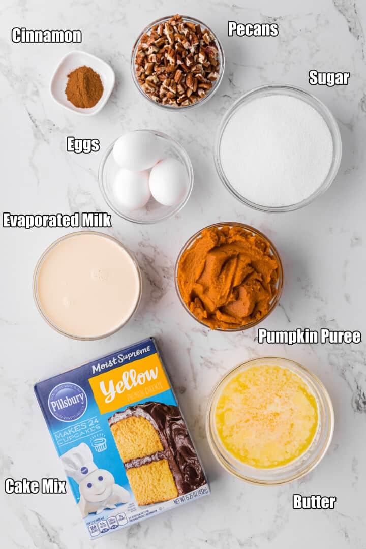 ingredients for the pumpkin crunch cake.