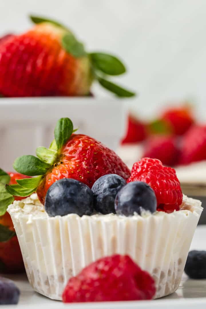 closeup of the No Bake Mini Cheesecake.