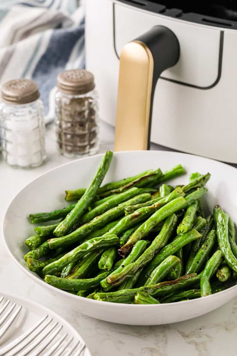 green beans served in a white bowl.