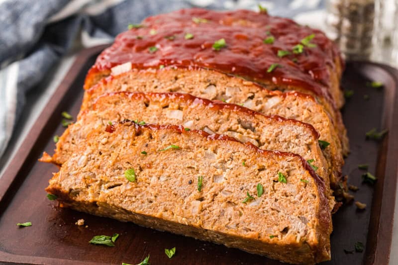 closeup of slices of the turkey meatloaf.