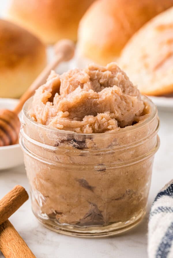 Cinnamon Honey Butter (Texas Roadhouse Copycat Recipe)