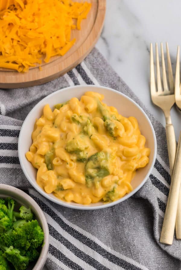 Broccoli mac and cheese
