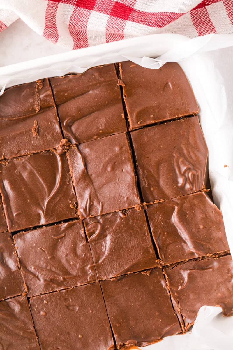 2 Ingredient Fudge sliced into squares in the dish.