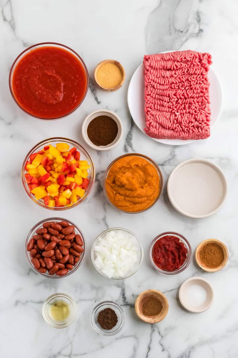 ingredients for the slow cooker pumpkin chili.