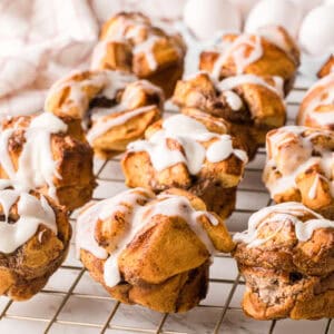 cinnamon roll muffin