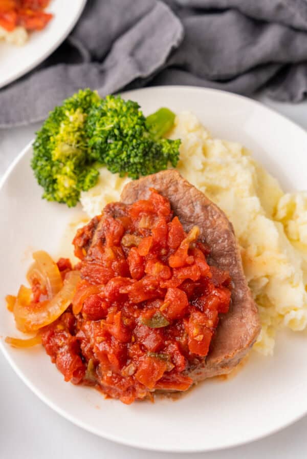 slow cooker Swiss teak on a plate