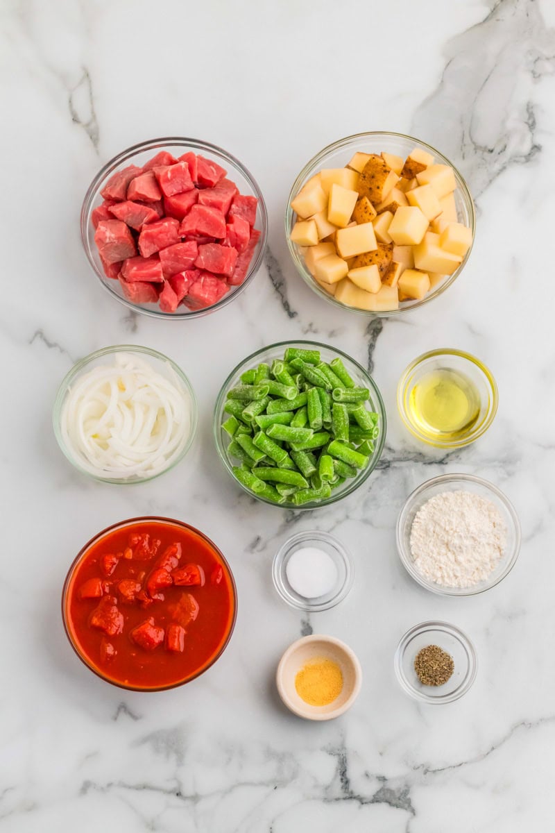 ingredients for the slow cooker steak and potatoes.